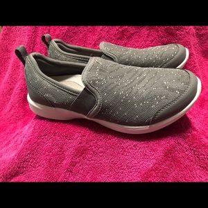 Vionic Agile Kea Gray Slip-on Comfort Sneaker, Women’s 7.5, New